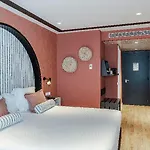 Vincci Bonjardim Hotel