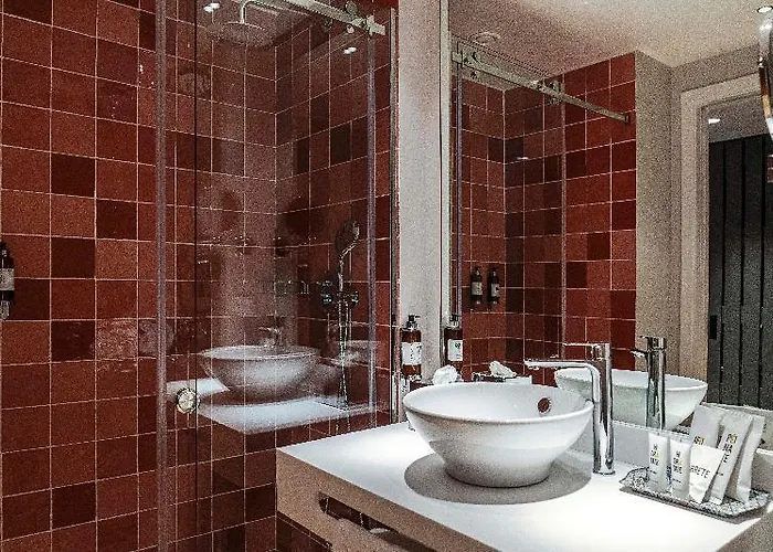 Vincci Bonjardim מלון