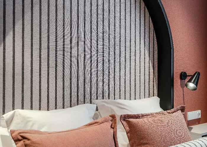 Vincci Bonjardim Hotel