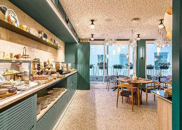 מלון Vincci Bonjardim 4*