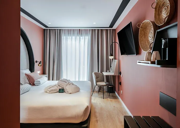 호텔 Vincci Bonjardim 4*