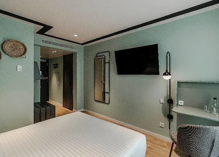 Hotel Vincci Bonjardim 4*