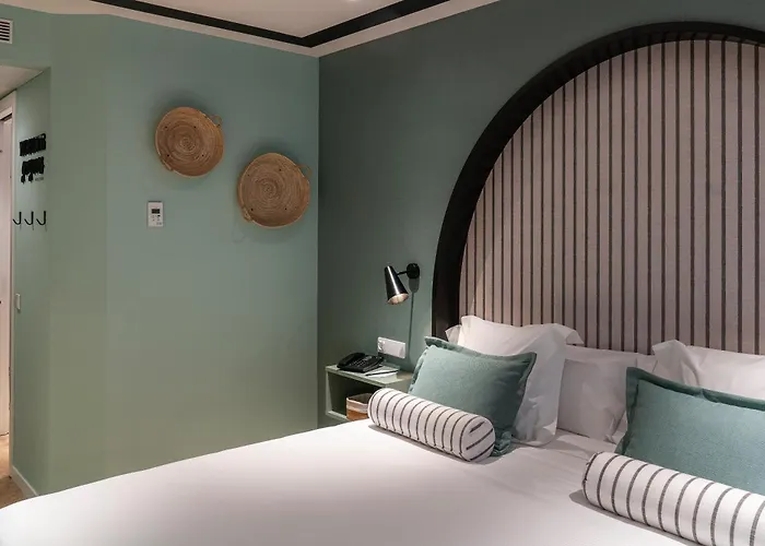 Vincci Bonjardim Отель 4*